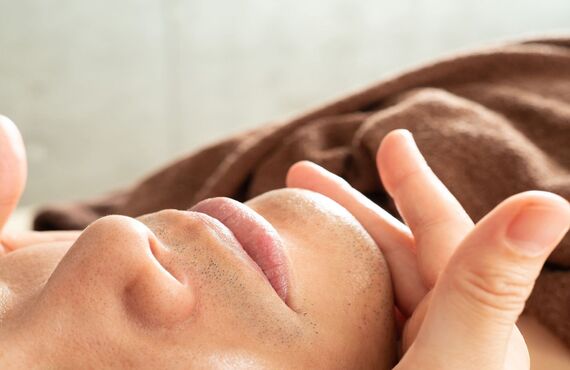 気になるメンズの脱毛も最新機器でキレイに | 岡崎市の脱毛サロン・Roiblan - ロイブラン